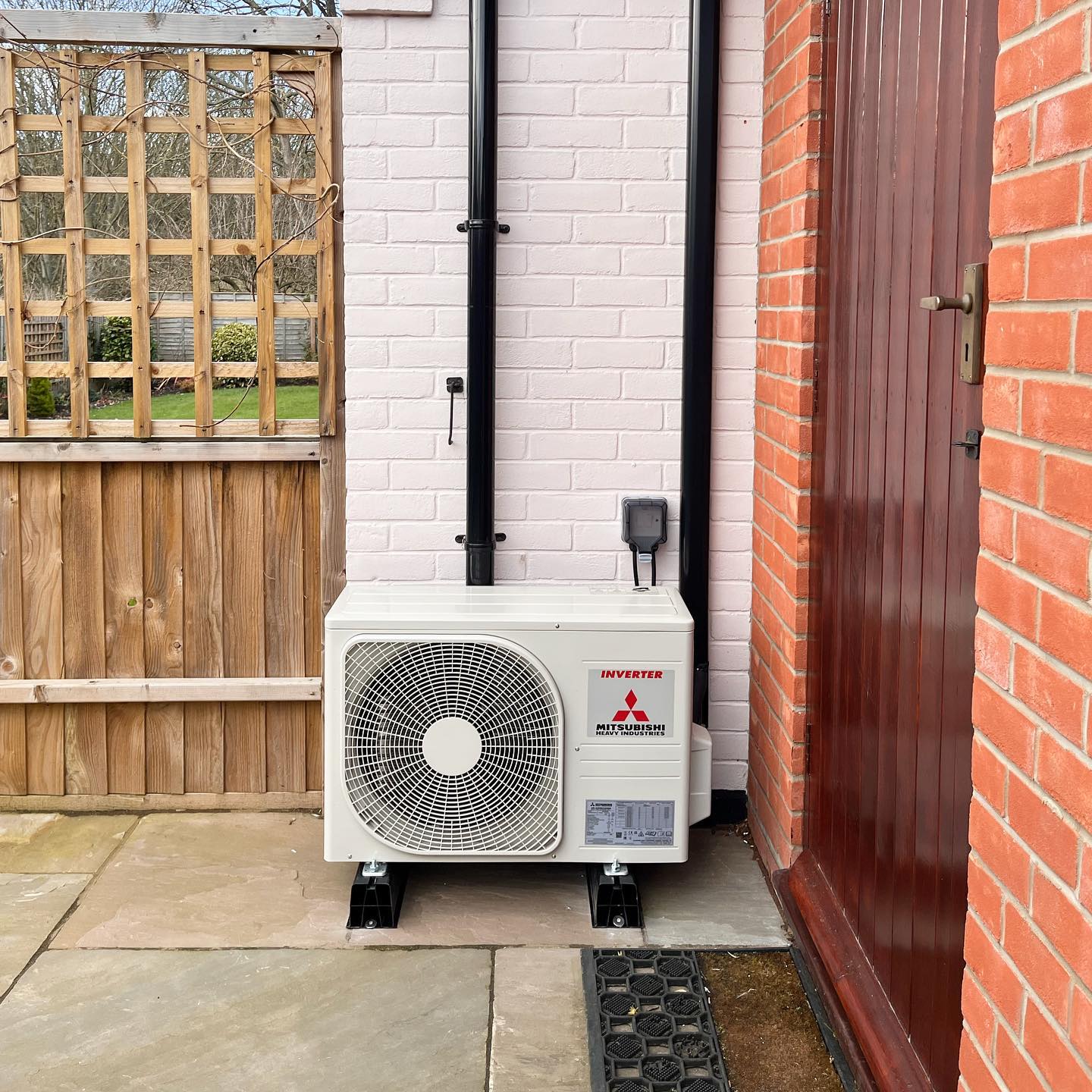 Professional air conditioning fitting for Bury residential homes
