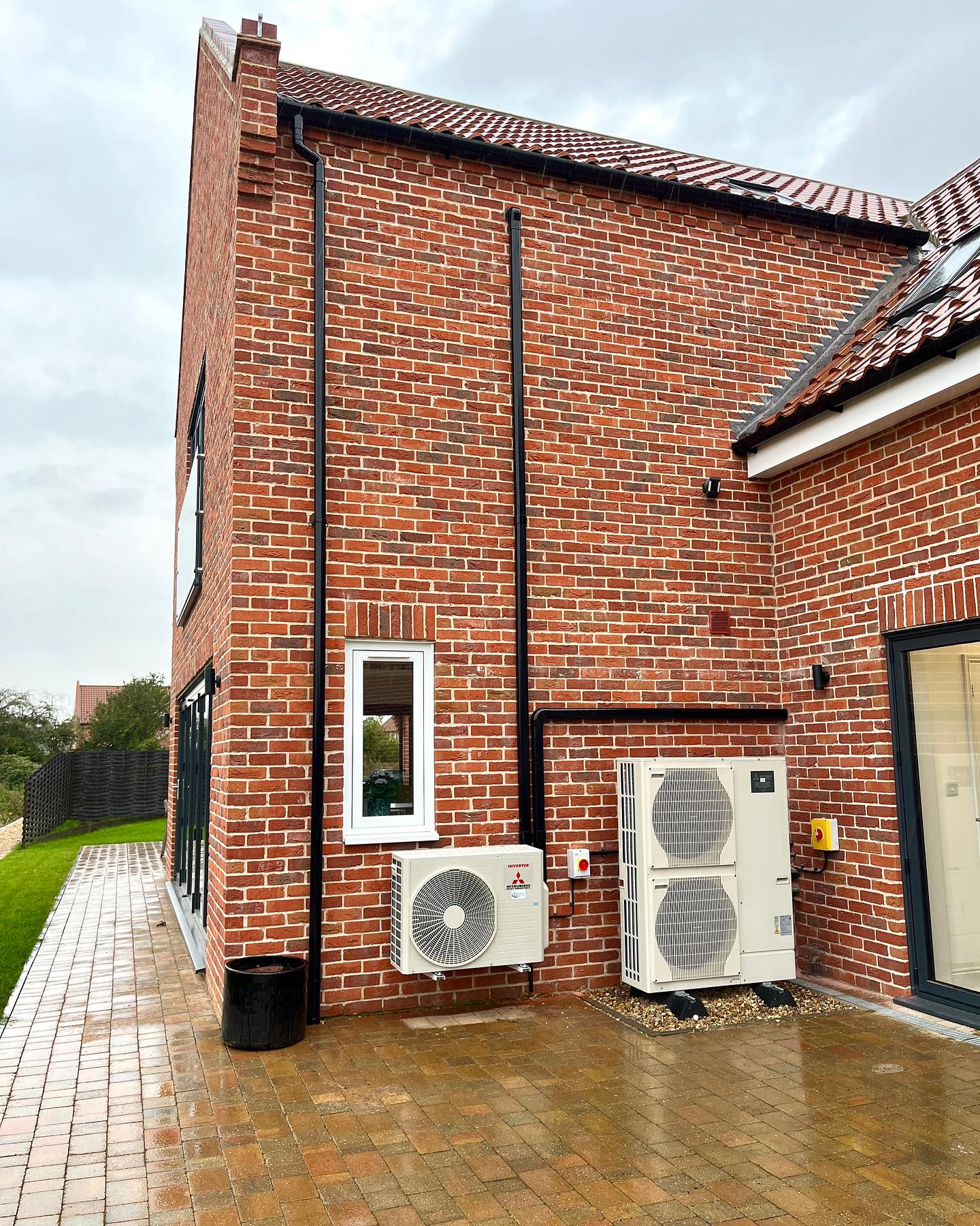 Multi-split air conditioning system for Leeds commercial property